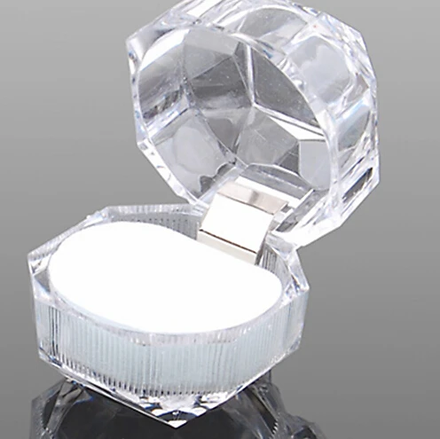 1PC 4*4cm Elegant Portable Acrylic Transparent Rings Earring Display Box Wedding Jewelry Package Box Wholesale
1PC 4*4cm Elegant Portable Acrylic Transparent Rings Earring Display Box Wedding Jewelry Package Box Wholesale