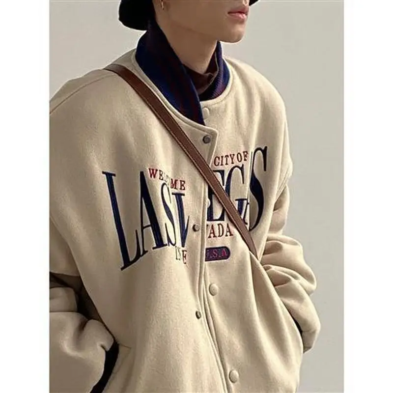 Hip Hop varsity jacket men women 2021 new spring autumn Korean loose baseball uniform embroidered lovers jacket cool streetwear
Hip Hop varsity jacket men women 2021 new spring autumn Korean loose baseball uniform embroidered lovers jacket cool streetwear