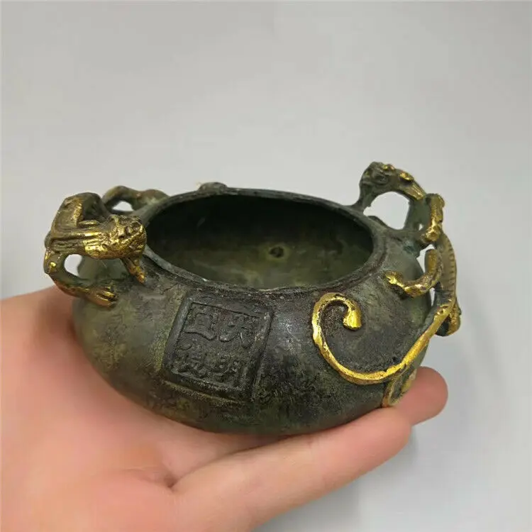 Daming Xuande античная латунь Gecko позолоченная круглая Чаша Курильница орнамент рукоделие
Daming Xuande античная латунь Gecko позолоченная круглая Чаша Курильница орнамент рукоделие