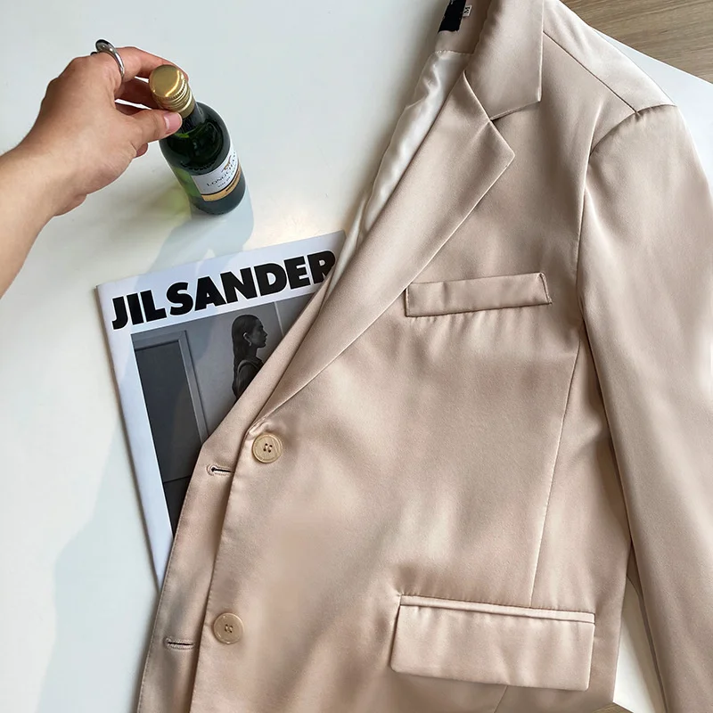 Early Autumn Satin Blazer Femme New Korean Casual Thin Women's Thin Loose Gloss Suit Long Coat
Early Autumn Satin Blazer Femme New Korean Casual Thin Women's Thin Loose Gloss Suit Long Coat