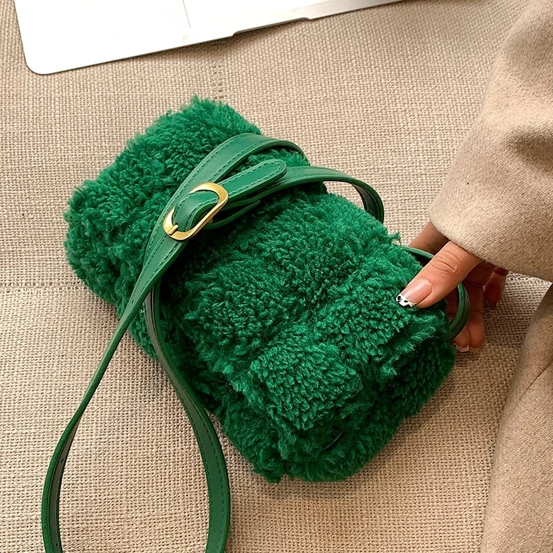 Green Small Faux Fur Shoulder Crossbody Bags for Women 2021 hit Winter Ladies Handbags Branded Designer Female Luxury Purses
Green Small Faux Fur Shoulder Crossbody Bags for Women 2021 hit Winter Ladies Handbags Branded Designer Female Luxury Purses
