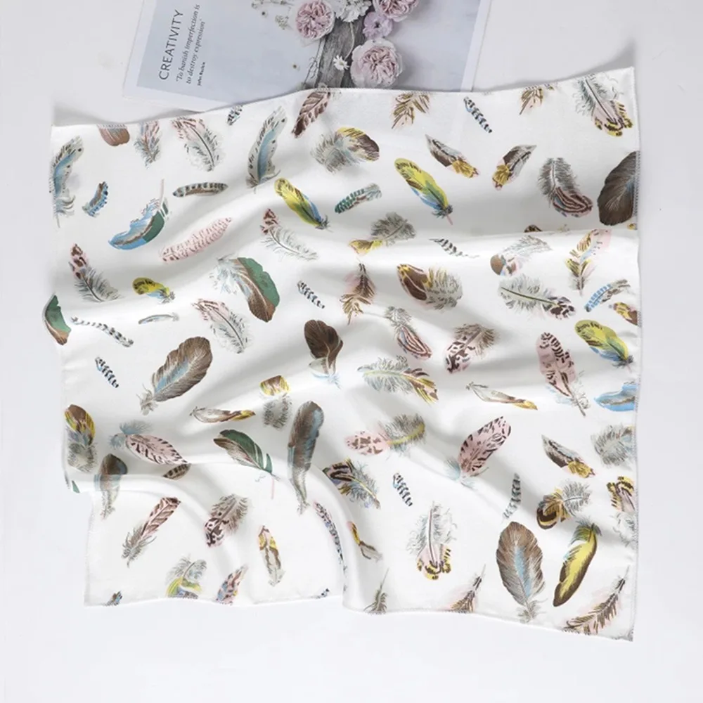 2021 Square Silk Scarf Women Fashion Print Small Neck Scarfs Office Lady Hair Band Foulard Hand Kerchief Female Bandana Shawl
2021 Square Silk Scarf Women Fashion Print Small Neck Scarfs Office Lady Hair Band Foulard Hand Kerchief Female Bandana Shawl
