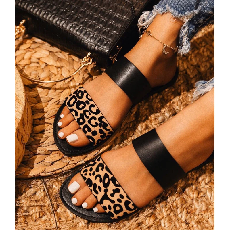 High Quality Comfortable Handmade Summer New Flat Women's Slippers Casual Wild Outdoor Beach Plus Size Female Slippers 37-41
High Quality Comfortable Handmade Summer New Flat Women's Slippers Casual Wild Outdoor Beach Plus Size Female Slippers 37-41