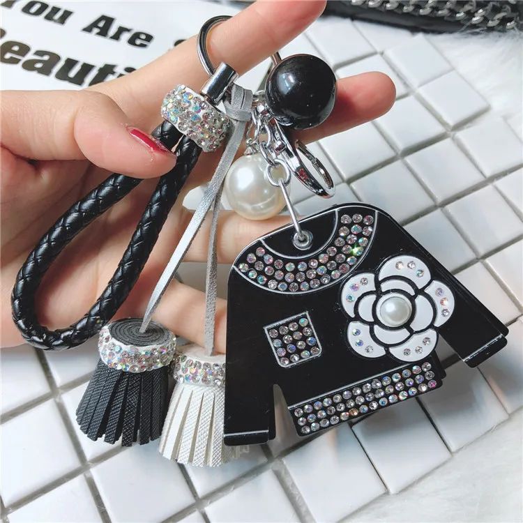 Creative Rhinestone Car Keychain Acrylic Small Mirror Fashion Flower Makeup Mirror Key Chain Women Girlfriends Birthday Gift New
Creative Rhinestone Car Keychain Acrylic Small Mirror Fashion Flower Makeup Mirror Key Chain Women Girlfriends Birthday Gift New