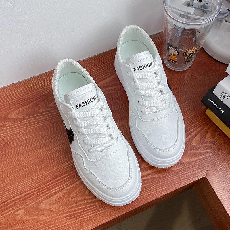 Ins fashion small white shoes female students 2021 autumn new thick bottomed muffin shoes board shoes casual Korean version
Ins fashion small white shoes female students 2021 autumn new thick bottomed muffin shoes board shoes casual Korean version