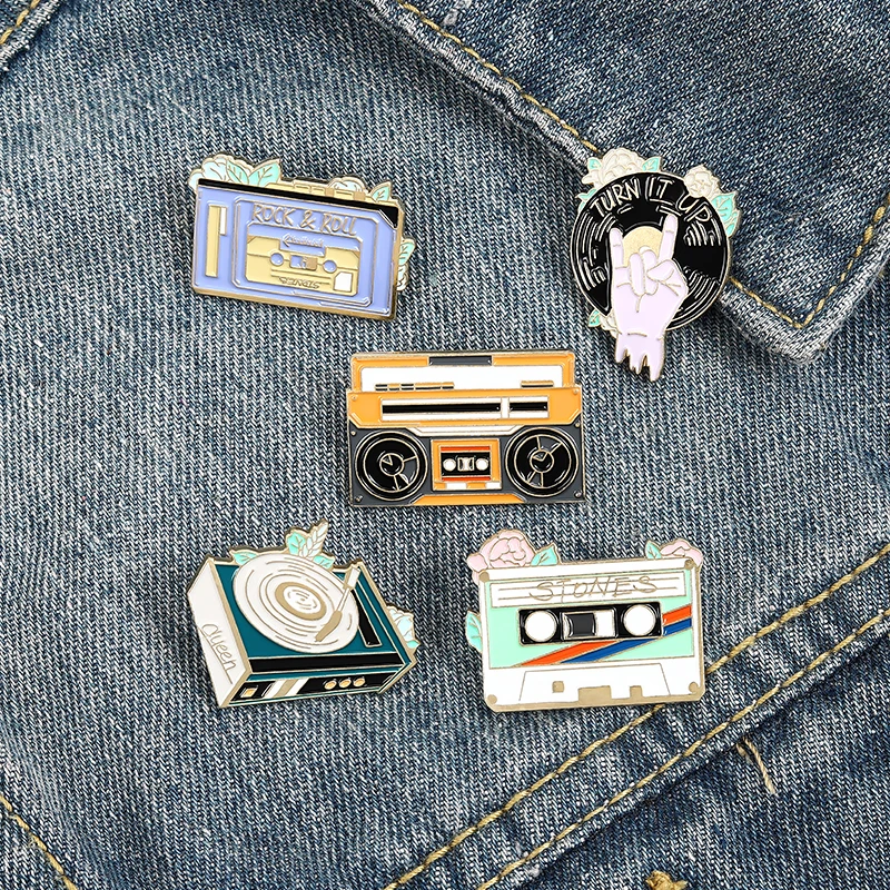 Rock Until Dead Enamel Pin Vinyl Disc Player Music Tape Cassette Brooch Bag Lapel Pin Old School Badge Jewelry Gift for Friends 
Rock Until Dead Enamel Pin Vinyl Disc Player Music Tape Cassette Brooch Bag Lapel Pin Old School Badge Jewelry Gift for Friends