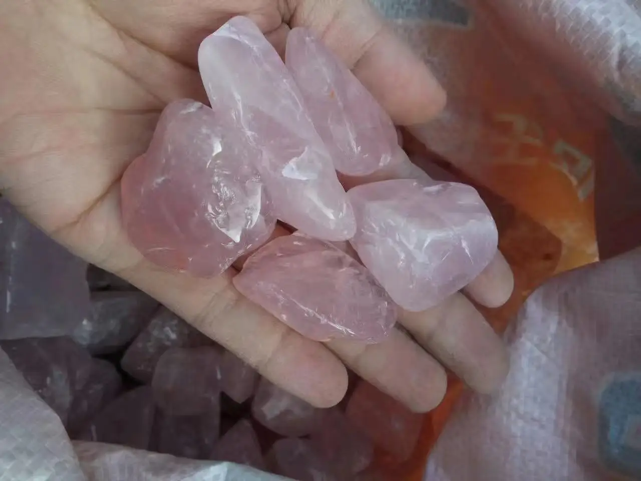 Natural powder crystal stone, natural beauty, natural beauty treatment 
Natural powder crystal stone, natural beauty, natural beauty treatment