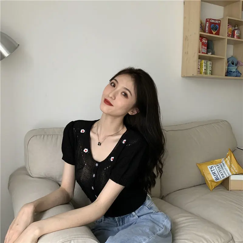 Ribber Casual Buttons Up Cardigan Y2k Tees Short-sleeved Cropped Girls Knit Korean Clothing Streetwear T Shirts Embroidery Tops
Ribber Casual Buttons Up Cardigan Y2k Tees Short-sleeved Cropped Girls Knit Korean Clothing Streetwear T Shirts Embroidery Tops