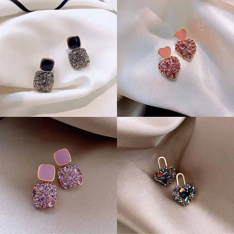 2020 New Crystal Heart Shaped Square Sparkly Rhinestones Drop Earrings For Women Girls Party Gift Jewelry Trendy Dangle Earrings
2020 New Crystal Heart Shaped Square Sparkly Rhinestones Drop Earrings For Women Girls Party Gift Jewelry Trendy Dangle Earrings