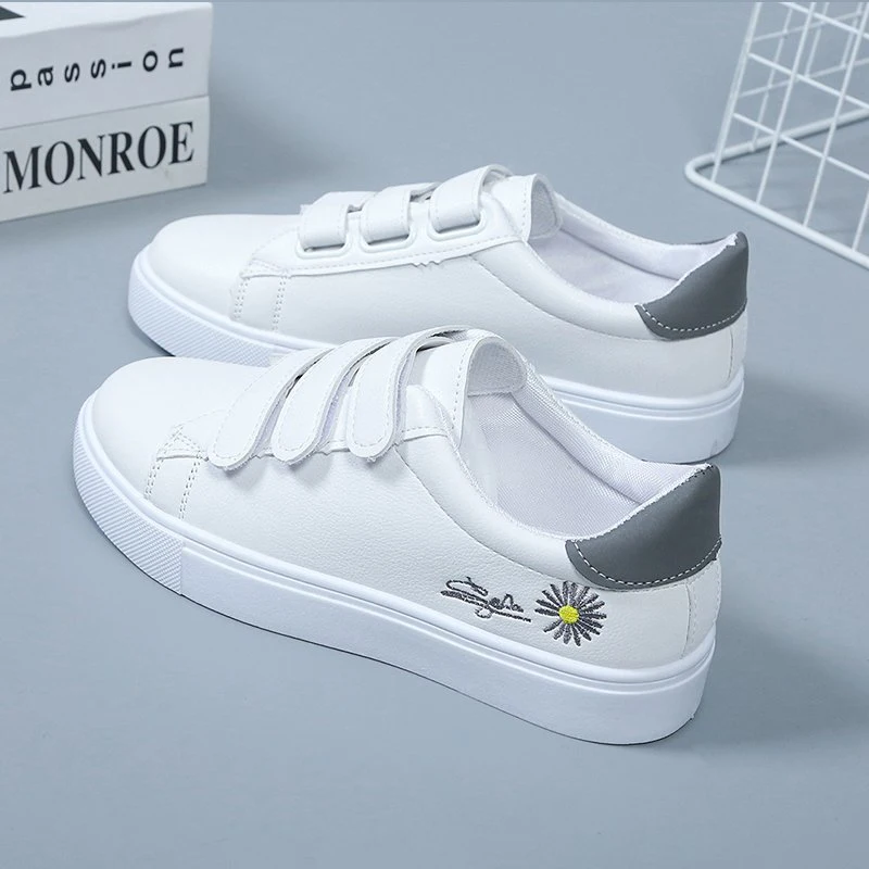 2022 Women Vulcanized Shoes Fashion PU Leather White Shoes Casual Sneakers Woman Lightweight Ladies Flat Shoes Zapatillas Mujer
2022 Women Vulcanized Shoes Fashion PU Leather White Shoes Casual Sneakers Woman Lightweight Ladies Flat Shoes Zapatillas Mujer