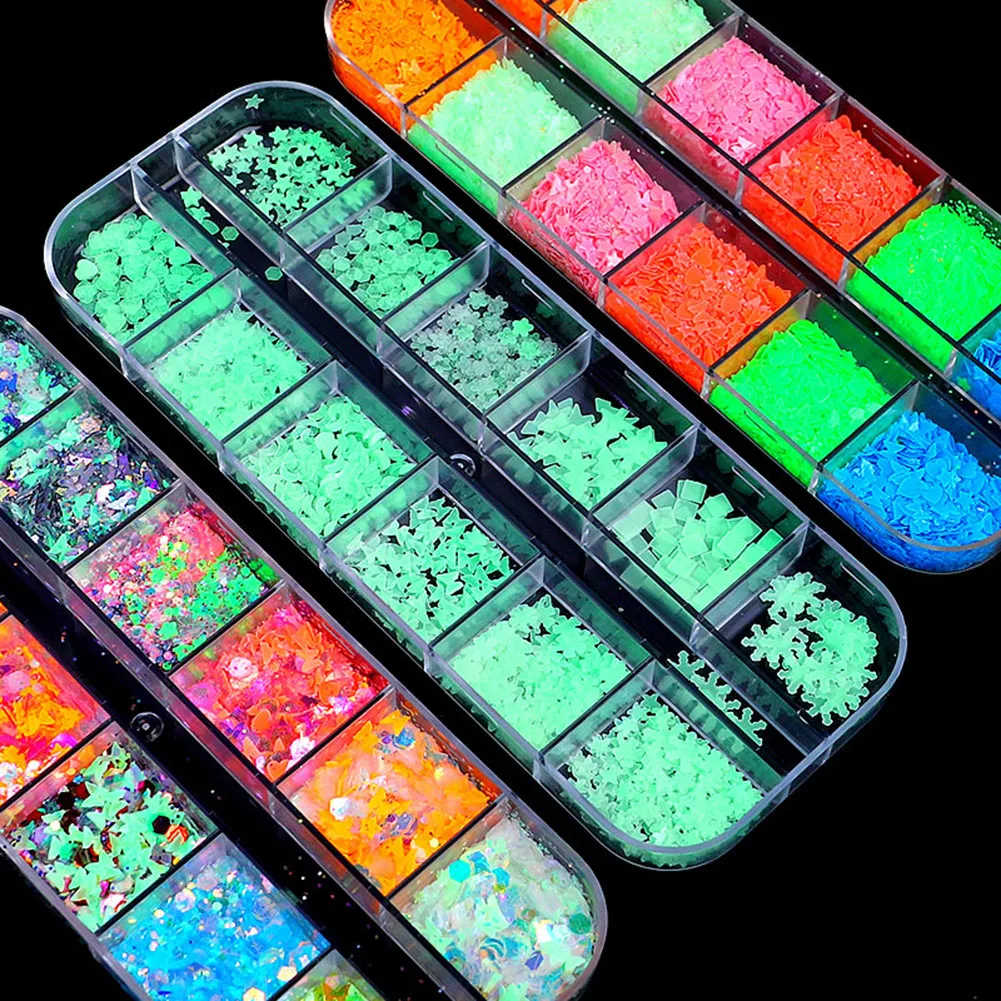 Women Nail Art 12 Shapes Glitter Sequins Nail Art Flakes Glow In The Dark Acrylic Paillettes Nail Decals Ultra Thin Bright Light
Women Nail Art 12 Shapes Glitter Sequins Nail Art Flakes Glow In The Dark Acrylic Paillettes Nail Decals Ultra Thin Bright Light