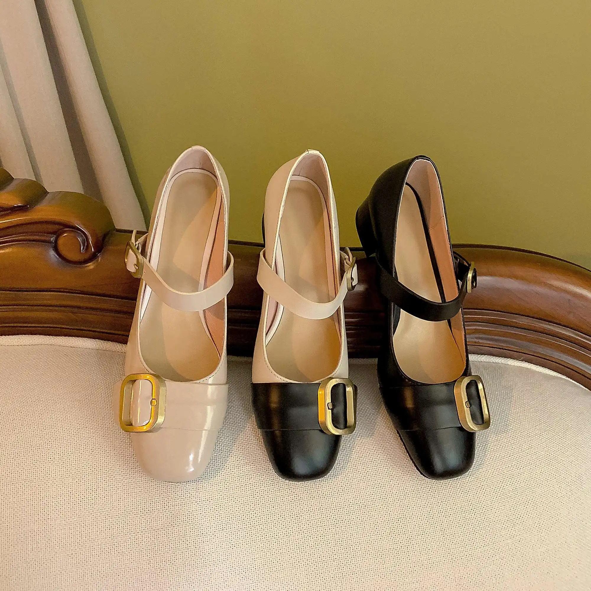 Vichelo Hot large size genuine leather round toe med heels buckle strap brand shoes mixed colors beauty girls women pumps L21
Vichelo Hot large size genuine leather round toe med heels buckle strap brand shoes mixed colors beauty girls women pumps L21