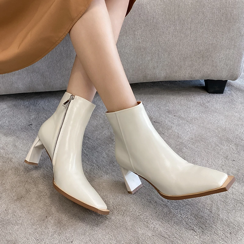 Fashion Genuine Leather high Heels Ladies Boots 2020 Autumn Winter women ankle boots Quality Night Club dress Shoes Woman 
Fashion Genuine Leather high Heels Ladies Boots 2020 Autumn Winter women ankle boots Quality Night Club dress Shoes Woman