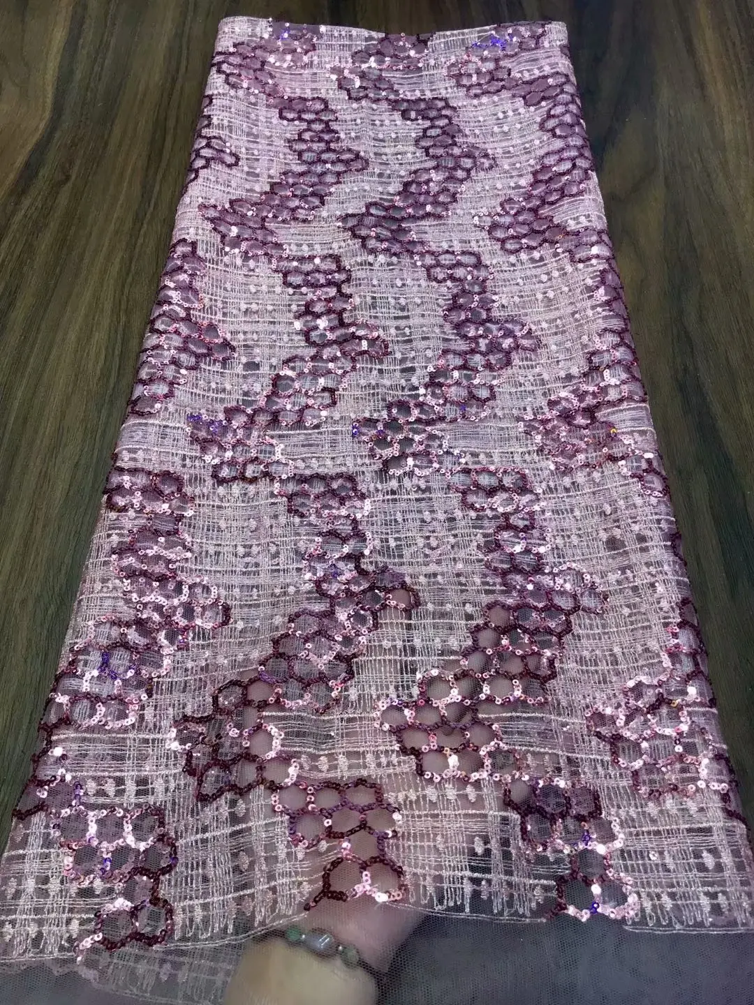 JYN31 Embroidered African net lace with Sequins,high quality French tulle lace for fashion dress ! 
JYN31 Embroidered African net lace with Sequins,high quality French tulle lace for fashion dress !