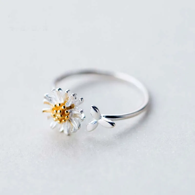 Cute Small Daisy Rings for Women Silver Color Flower with Leaf Shaped Open Ring Adjustable Size Fashion Jewelry Accessories Gift
Cute Small Daisy Rings for Women Silver Color Flower with Leaf Shaped Open Ring Adjustable Size Fashion Jewelry Accessories Gift