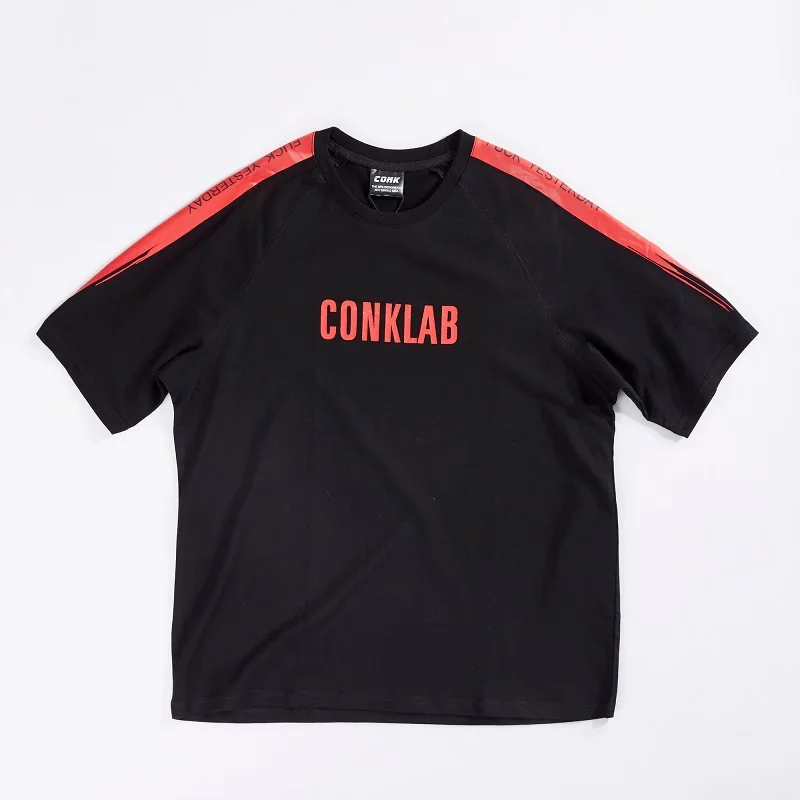 Summer tide brand V2 drop shoulder sleeve brush paint printing T-shirt male short-sleeved couple tide half sleeve Tee
Summer tide brand V2 drop shoulder sleeve brush paint printing T-shirt male short-sleeved couple tide half sleeve Tee