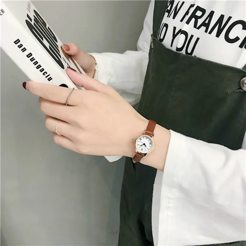 Elegant Womens Watches Chic Ladies Casual Dress Clocks PU Leather Adjustable Band Female Times Alloy Case Watch relogio feminino
Elegant Womens Watches Chic Ladies Casual Dress Clocks PU Leather Adjustable Band Female Times Alloy Case Watch relogio feminino