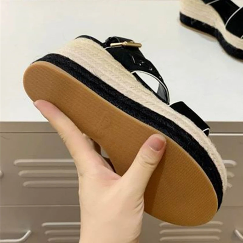 1854 French luxury High Quality Summer Women's Platform Shoes Belt Buckle Thick Heel Fashion Personality Weave Comfortable 
1854 French luxury High Quality Summer Women's Platform Shoes Belt Buckle Thick Heel Fashion Personality Weave Comfortable