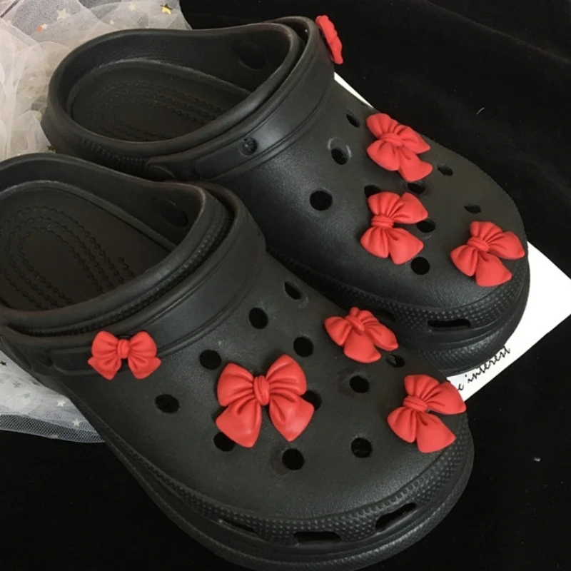 Элегантные Новые Фирменные Подвески Croc, дизайнерские Красивые Подвески для обуви, крючки с бантиком, сабо, винтажные аксессуары для обуви д...
Элегантные Новые Фирменные Подвески Croc, дизайнерские Красивые Подвески для обуви, крючки с бантиком, сабо, винтажные аксессуары для обуви д...