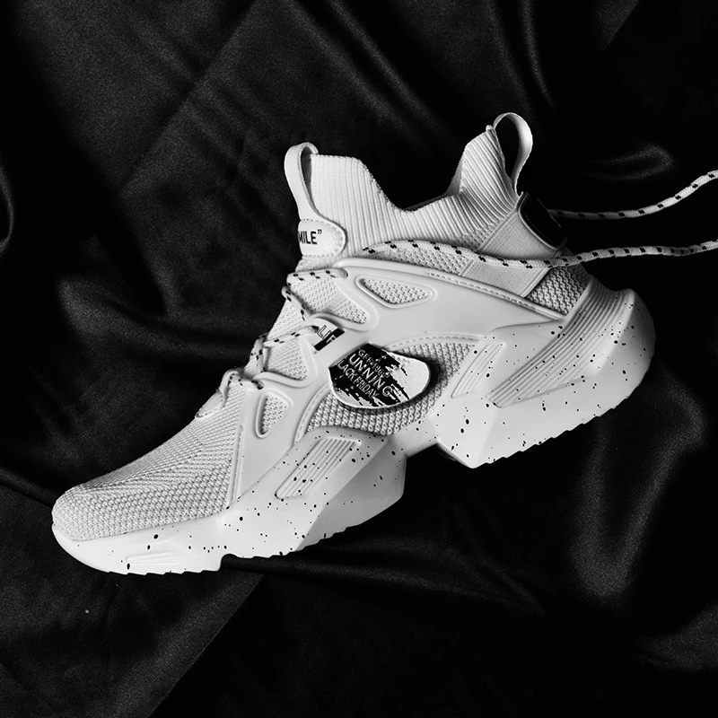 2018 ; ; -; zapatillas