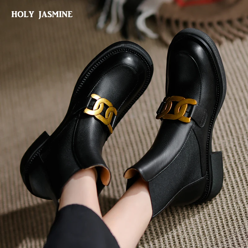 Women's Chelsea Boots Genuine Leather New Autumn Winter Fashion Women's Ankle Boots Retro Martin Boots Ladies Metal Decoration
Women's Chelsea Boots Genuine Leather New Autumn Winter Fashion Women's Ankle Boots Retro Martin Boots Ladies Metal Decoration