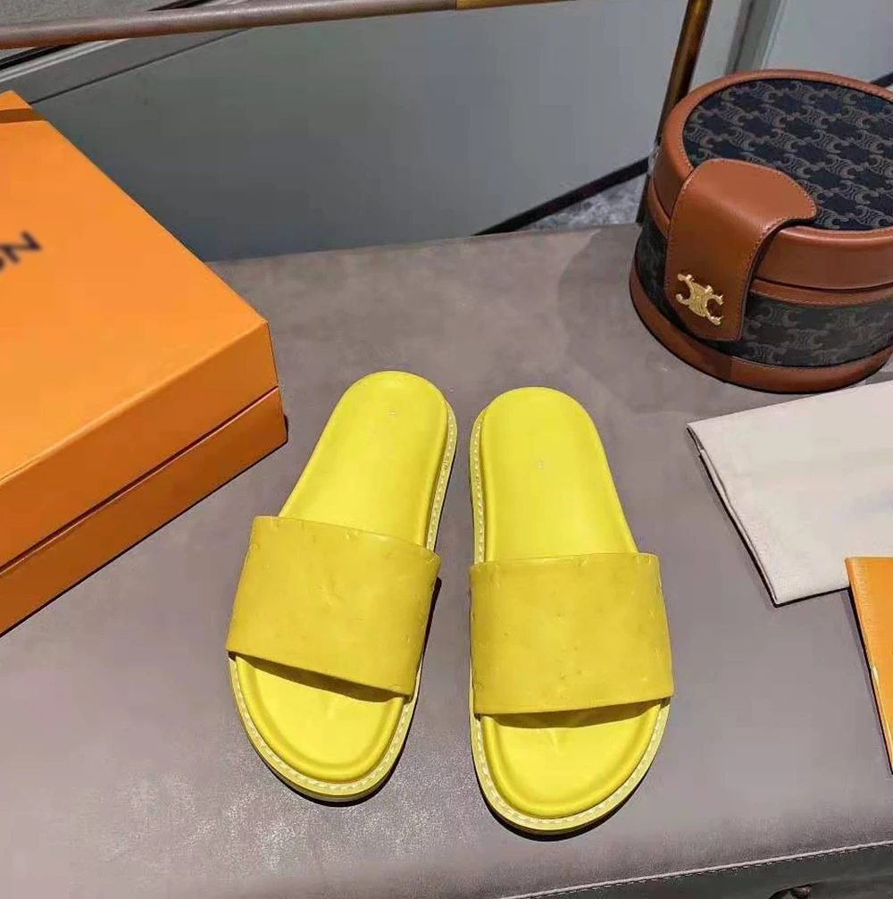 2021 spring and summer new designer brand top quality genuine leather cute fashion candy color female slippers 35-41
2021 spring and summer new designer brand top quality genuine leather cute fashion candy color female slippers 35-41
