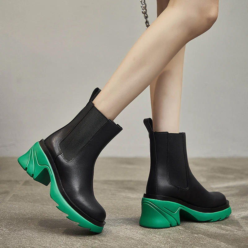 Autumn New Women's Boots Thick-soled High-heeled Chelsea Boots Fashion Casual Leather Boots Short Boots Comfortable High Heels
Autumn New Women's Boots Thick-soled High-heeled Chelsea Boots Fashion Casual Leather Boots Short Boots Comfortable High Heels