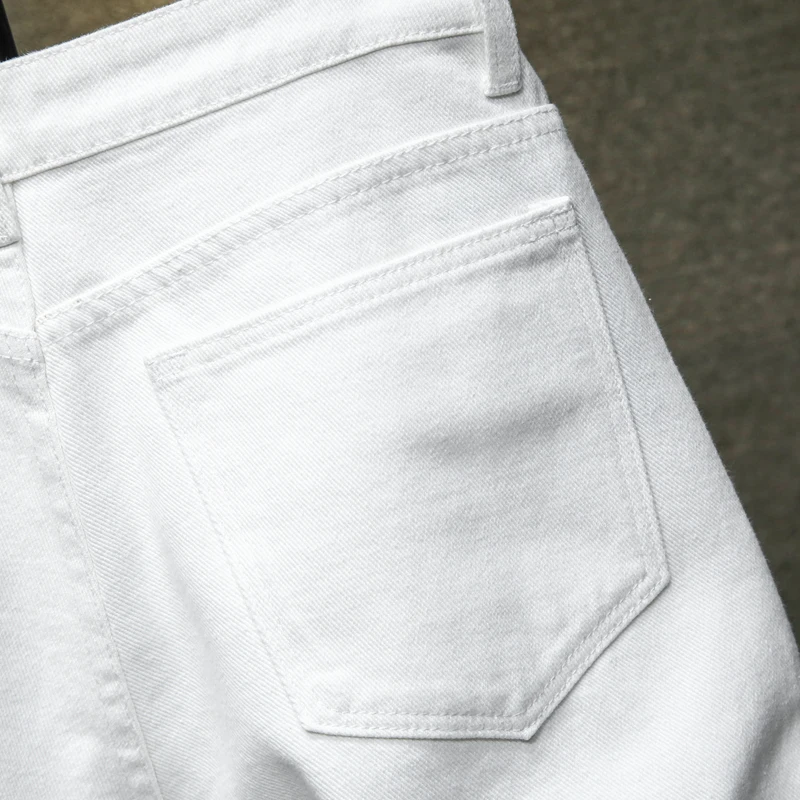 2021 Summer New Men's Ripped Denim Shorts Classic Style Black White Fashion Casual Slim Fit Short Jeans Male Brand
2021 Summer New Men's Ripped Denim Shorts Classic Style Black White Fashion Casual Slim Fit Short Jeans Male Brand