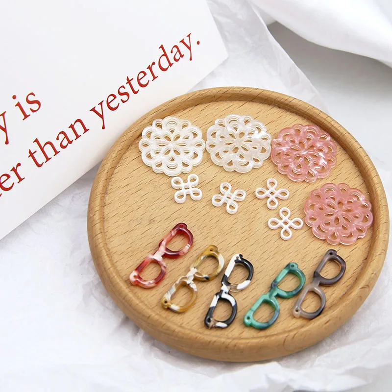 DIY Handmade Jewelry Accessories China Wind Chinese Knot Glass Frame Acetic Acid PENDANT EARRINGS PENDANT material
DIY Handmade Jewelry Accessories China Wind Chinese Knot Glass Frame Acetic Acid PENDANT EARRINGS PENDANT material