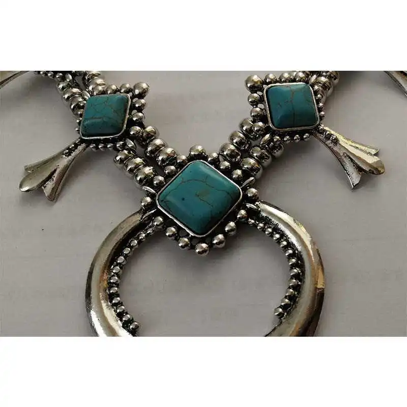 Ожерелье серебряного цвета в стиле ретро серьги виде цветущей тыквы винтажный