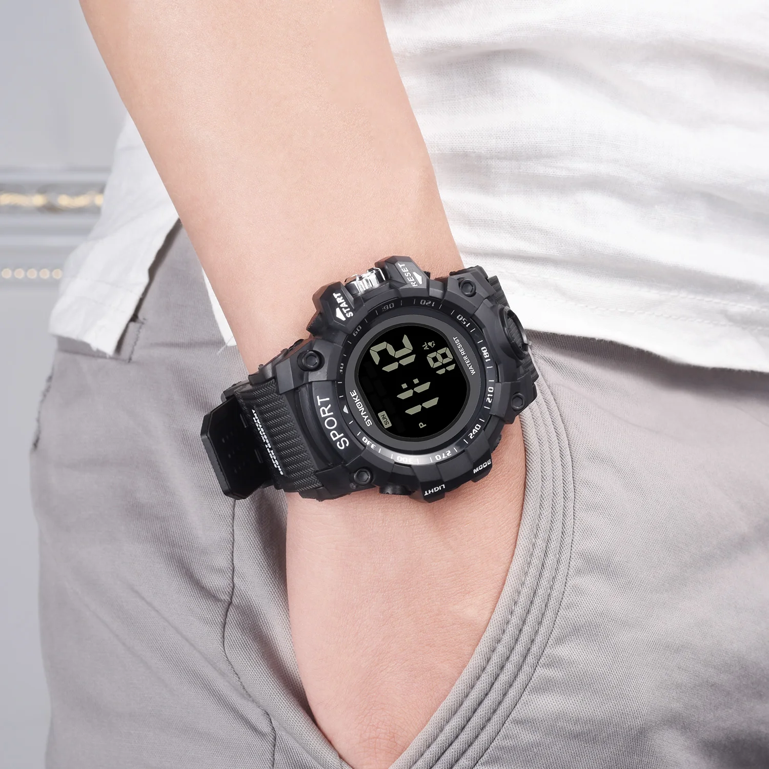 SYNOKE Men's LED Digital Watch Shock Style Waterproof Military Sport Watches Mens Date Alarm Multifunction Wrist Watch Man reloj
SYNOKE Men's LED Digital Watch Shock Style Waterproof Military Sport Watches Mens Date Alarm Multifunction Wrist Watch Man reloj