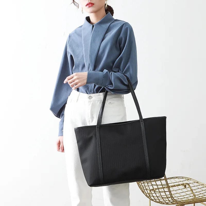 Hot Sale Women Fashion Leisure Large Capacity Shoulder Bag High Quality Ladies Commuter Tote Bag
Hot Sale Women Fashion Leisure Large Capacity Shoulder Bag High Quality Ladies Commuter Tote Bag