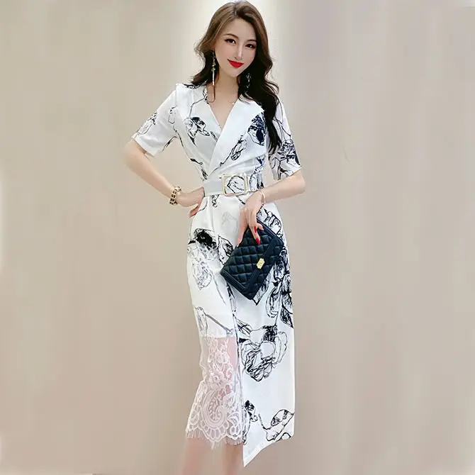 Ethnic style printed chiffon dress women's summer 2021 new waist long stitching lace skirt tide
Ethnic style printed chiffon dress women's summer 2021 new waist long stitching lace skirt tide