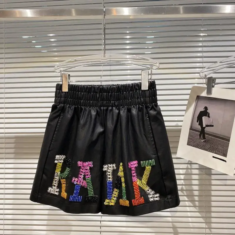 Handmade Letters Color Beaded Elastic Waist Black Pu Leather Shorts Women Sexy Club Casual Shorts Brand Designer Clothing 2021
Handmade Letters Color Beaded Elastic Waist Black Pu Leather Shorts Women Sexy Club Casual Shorts Brand Designer Clothing 2021