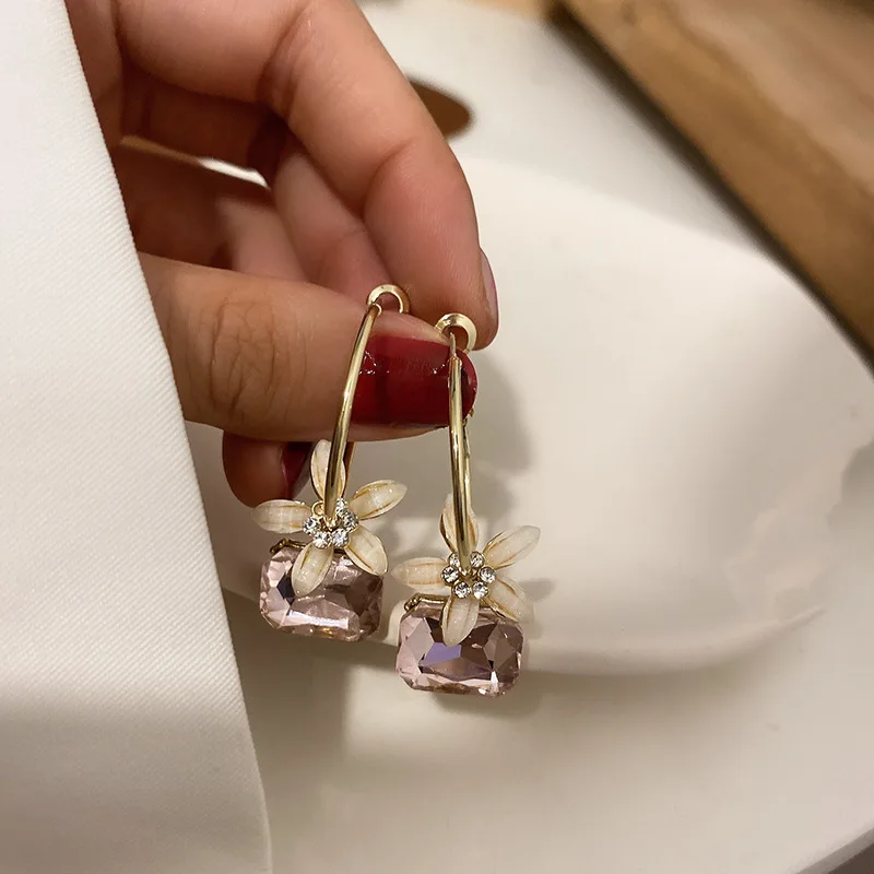Fairy Sparkly CZ Zirconia Flower Hook Earrings for Women Girls Gold Color Alloy Black Pink Crystal Arcylic Floral Drop Earrings
Fairy Sparkly CZ Zirconia Flower Hook Earrings for Women Girls Gold Color Alloy Black Pink Crystal Arcylic Floral Drop Earrings