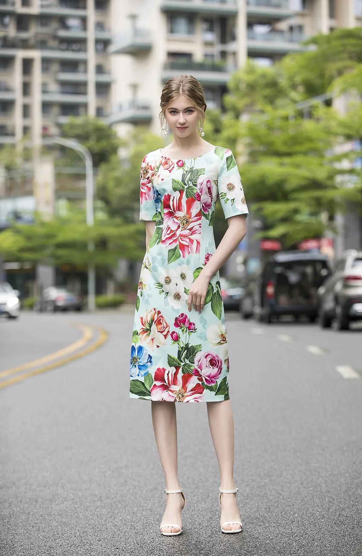 Designer 2020 Fashion Runway Summer Dress Female Round neck Short sleeve Lovely Pink Flower Print Ladies Elegant Midi Dress New
Designer 2020 Fashion Runway Summer Dress Female Round neck Short sleeve Lovely Pink Flower Print Ladies Elegant Midi Dress New