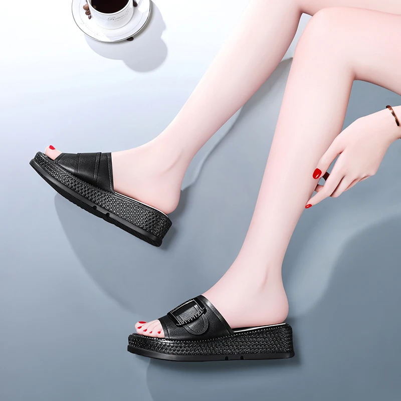 Autuspin Top Quality Women Slippers 2021 Summer PU Leather Buckle Decoration Platform Slides Outdoor Female Fashion Casual Shoes
Autuspin Top Quality Women Slippers 2021 Summer PU Leather Buckle Decoration Platform Slides Outdoor Female Fashion Casual Shoes