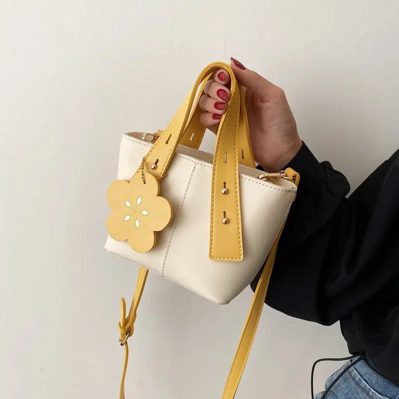 Women's Hand-held Small Bag PU Handbag Woman Fashionable 2021 New Fashion Student's Versatile Red Panelled Shoulder Bucket Bag
Women's Hand-held Small Bag PU Handbag Woman Fashionable 2021 New Fashion Student's Versatile Red Panelled Shoulder Bucket Bag