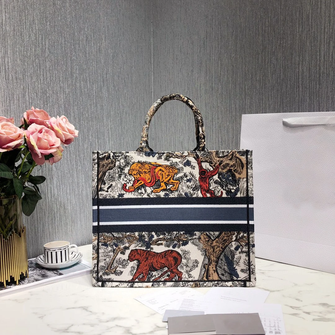 2021 High Quality Famous Brand Luxury Handbags New Fashion Embroidery Book Tote for Women Lady Purse Canvas Shopping Bag
2021 High Quality Famous Brand Luxury Handbags New Fashion Embroidery Book Tote for Women Lady Purse Canvas Shopping Bag