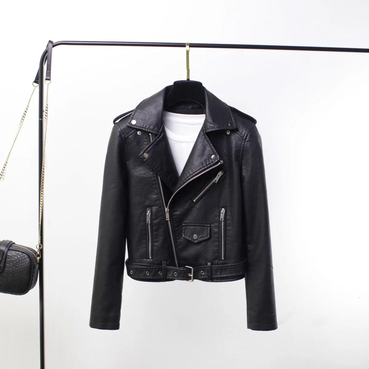 women's fashion Pu jacket short Lapel motorcycle New spring and autumn small leather coat jacket with belt
women's fashion Pu jacket short Lapel motorcycle New spring and autumn small leather coat jacket with belt