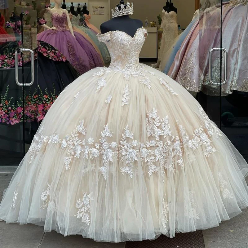 Light Champagne Quinceanera Dresses 2022 Off the Shoulder Lace Applique Custom Made Floor Length Princess Sweet 16 Prom Ball
Light Champagne Quinceanera Dresses 2022 Off the Shoulder Lace Applique Custom Made Floor Length Princess Sweet 16 Prom Ball