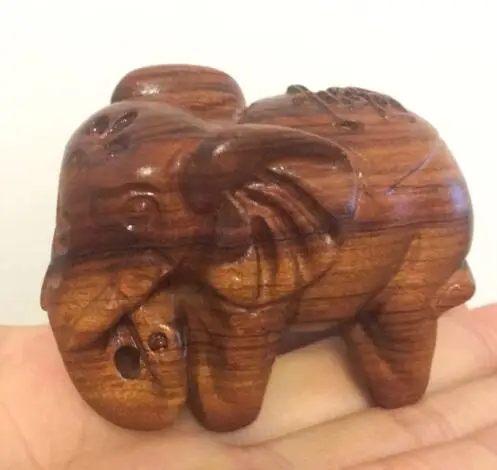 Refined Wooden Boxwood cute Wealth and blessing elephant pendant figurine size:69x49x39mm
Refined Wooden Boxwood cute Wealth and blessing elephant pendant figurine size:69x49x39mm
