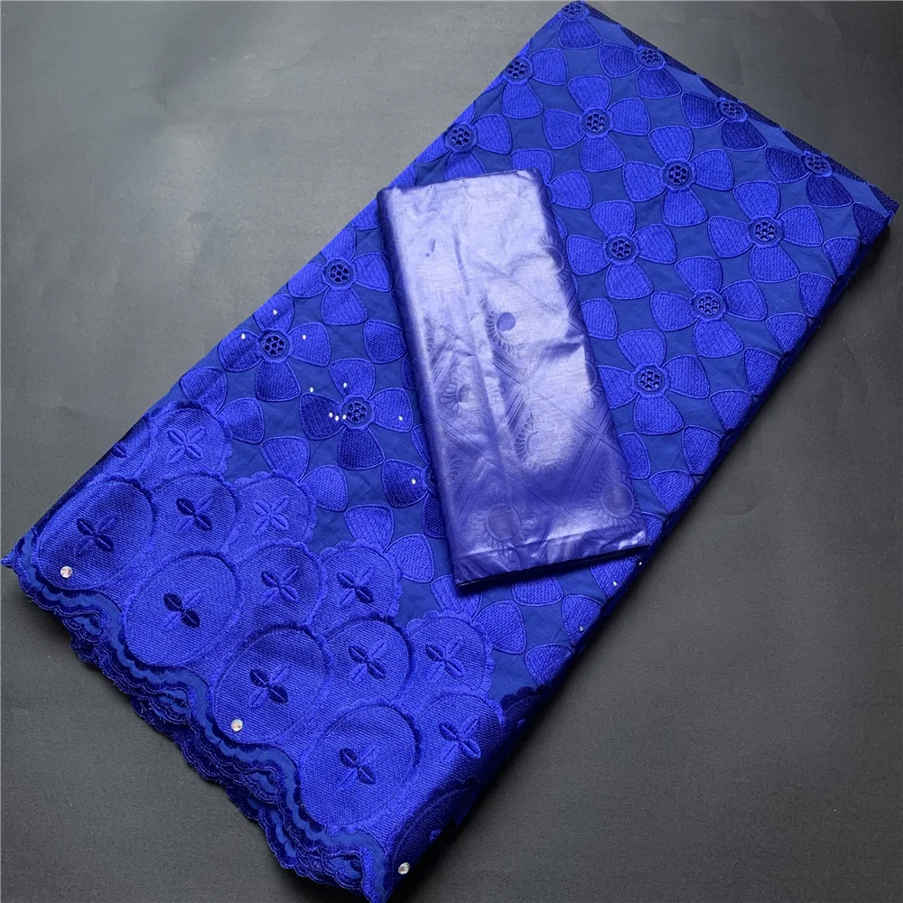 2021 2.5 +2.5 Yards Latest Bazin Brocade New Female And Embroidered Lace Dubai Swiss Prom Dresses Wedding Damask Fabric Cotton
2021 2.5 +2.5 Yards Latest Bazin Brocade New Female And Embroidered Lace Dubai Swiss Prom Dresses Wedding Damask Fabric Cotton