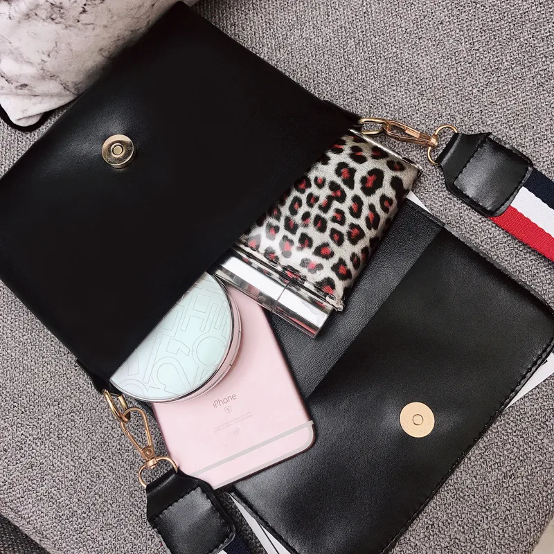 Purses and Handbags Luxury Designer Small Bag 2020 New Women Bag Shoulder Bag Messenger Bag Retro Solid Color Small Square Bag
Purses and Handbags Luxury Designer Small Bag 2020 New Women Bag Shoulder Bag Messenger Bag Retro Solid Color Small Square Bag