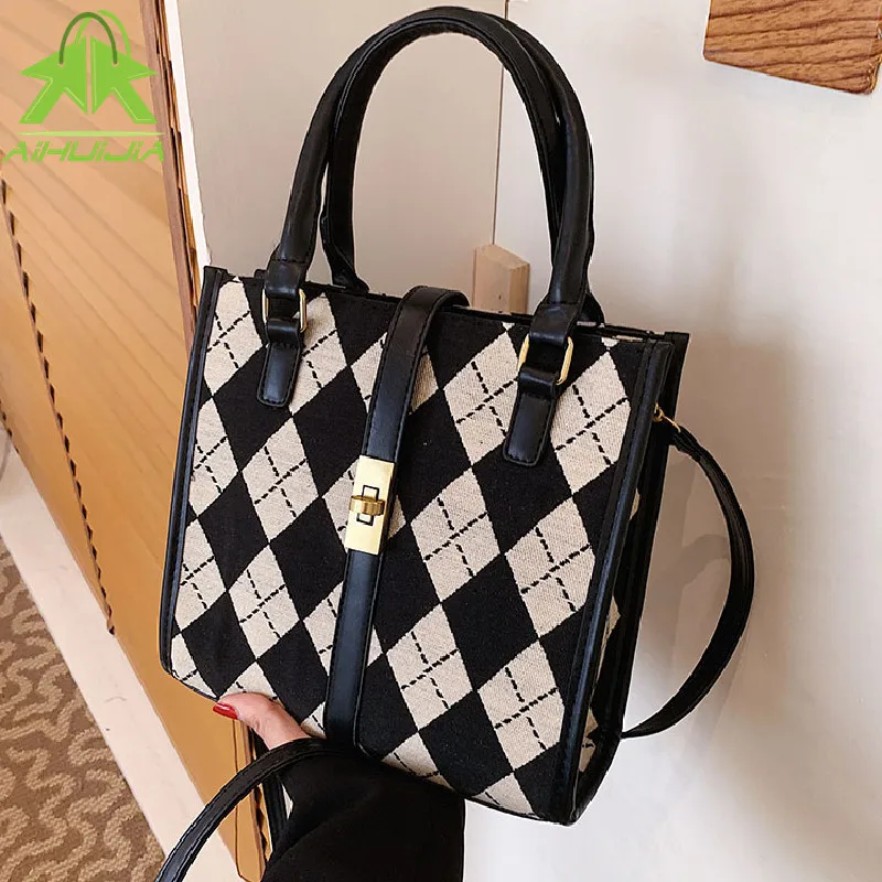 Роскошные брендовые сумки для женщин, дизайнерские сумки на плечо с высокой емкостью, новинка 2021, модная сумка на подмышках с сетчатым узоро... 
Роскошные брендовые сумки для женщин, дизайнерские сумки на плечо с высокой емкостью, новинка 2021, модная сумка на подмышках с сетчатым узоро...