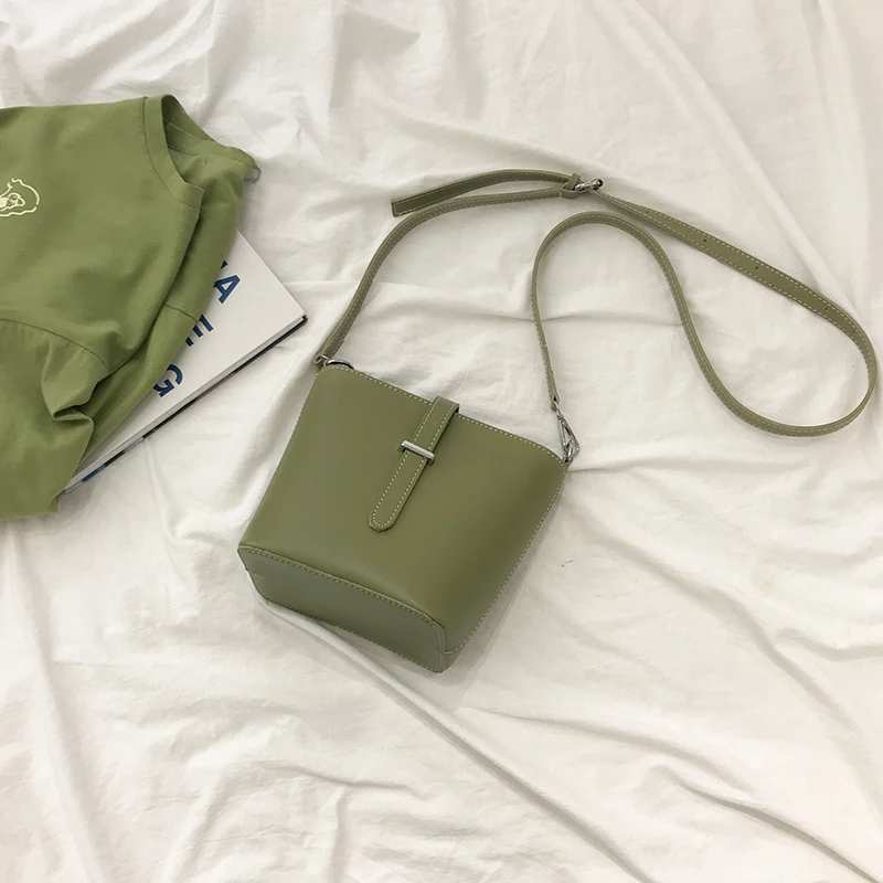 Small bag women's bag 2019 fashion new summer small fresh fashion bucket bag advanced sense foreign style One Shoulder Messenger
Small bag women's bag 2019 fashion new summer small fresh fashion bucket bag advanced sense foreign style One Shoulder Messenger