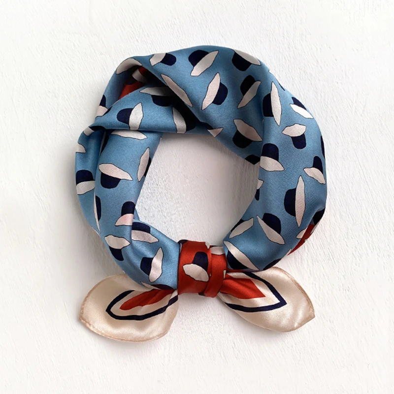 2021 New 100% Mulberry Silk Soft Neck Scarf Spring Autumn Universal Thin Women's Polka Dot Small Square Scarves Hair Headwear
2021 New 100% Mulberry Silk Soft Neck Scarf Spring Autumn Universal Thin Women's Polka Dot Small Square Scarves Hair Headwear