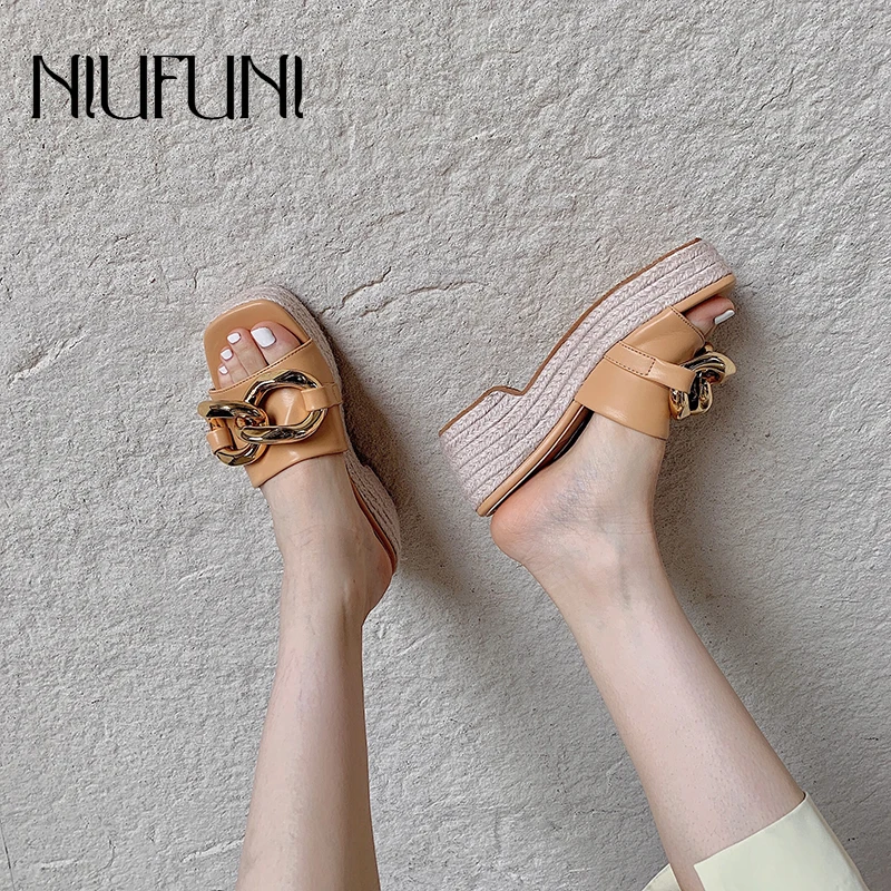 Handmade Cane Hemp Rope Woven Wedge Women's Sandals 2021 Summer Women Metal Buckle Fashion Slippers Open Toe Casual Ladies Shoes
Handmade Cane Hemp Rope Woven Wedge Women's Sandals 2021 Summer Women Metal Buckle Fashion Slippers Open Toe Casual Ladies Shoes