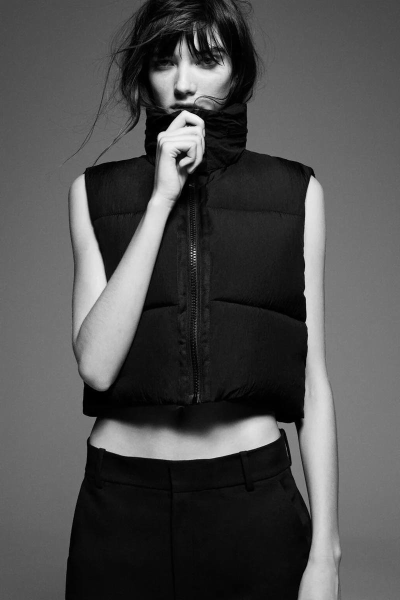 the same women's autumn and winter new trend sleeveless with warm cotton vest top 
the same women's autumn and winter new trend sleeveless with warm cotton vest top