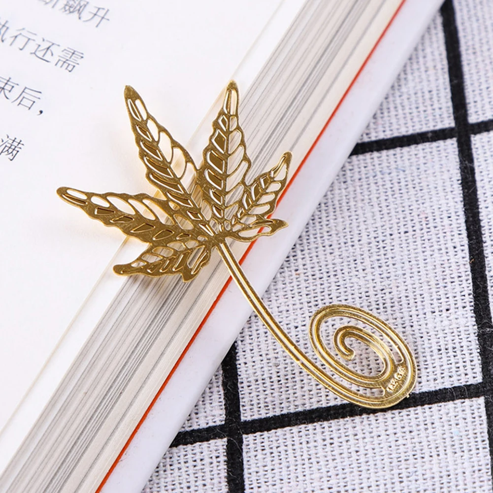 Brass Maple Leaf Reading Page Marker Hollow Out Leaf Vein Book Marker Exquisite Gift School Students Supplies 8x7x0.5cm
Brass Maple Leaf Reading Page Marker Hollow Out Leaf Vein Book Marker Exquisite Gift School Students Supplies 8x7x0.5cm